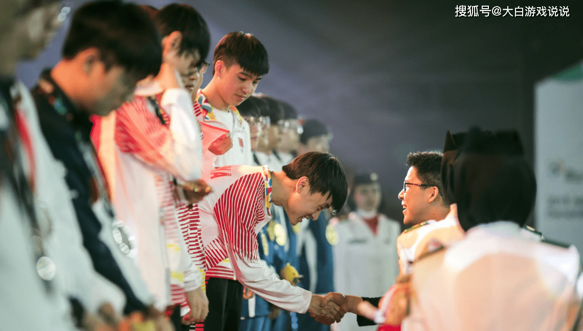 关于【季中大戏】联盟赛季关键战的精彩瞬间的信息 关于【季中大戏】联盟赛季关键战的精彩瞬间的信息