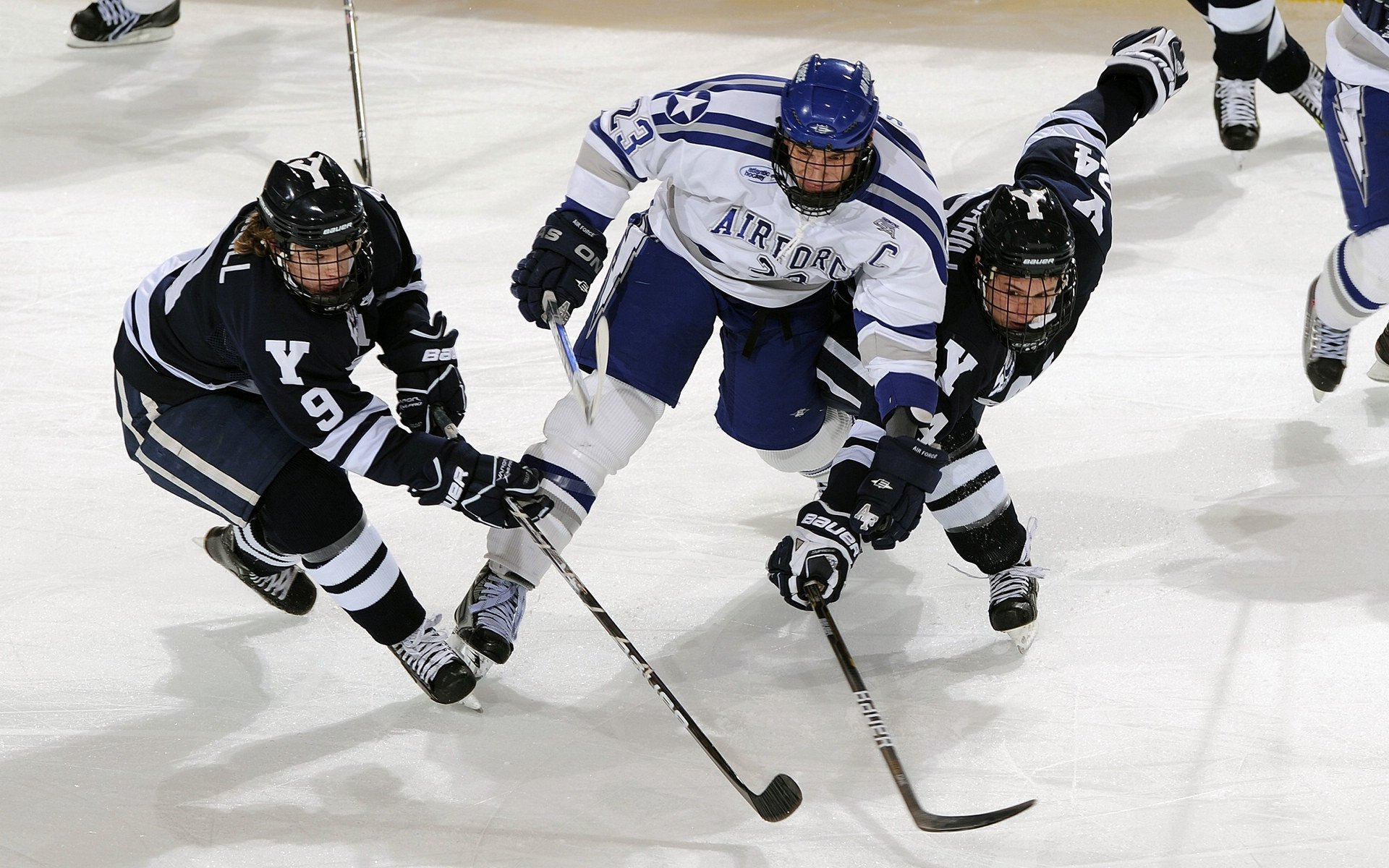 AYX GAMING-伤病潮致使西甲变阵，球队战术调整成为关键，西甲 球队